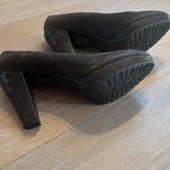 Brown Prada platform heels - Picture 4 of 7
